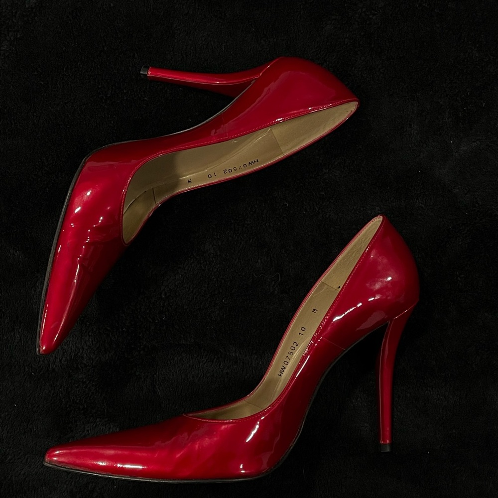 Red siletto heels